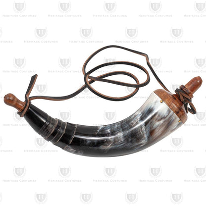 Black powder horn – Historical replica with strap, perfect for colonial reenactments, 18th-century costumes, and frontier-era accessories.