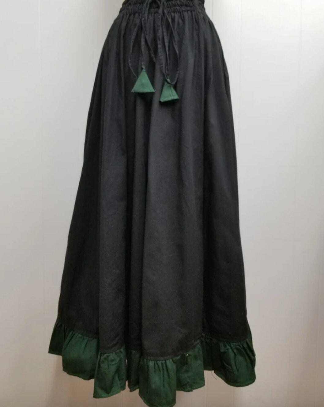 Women's Ruffled Hem Renaissance Skirt