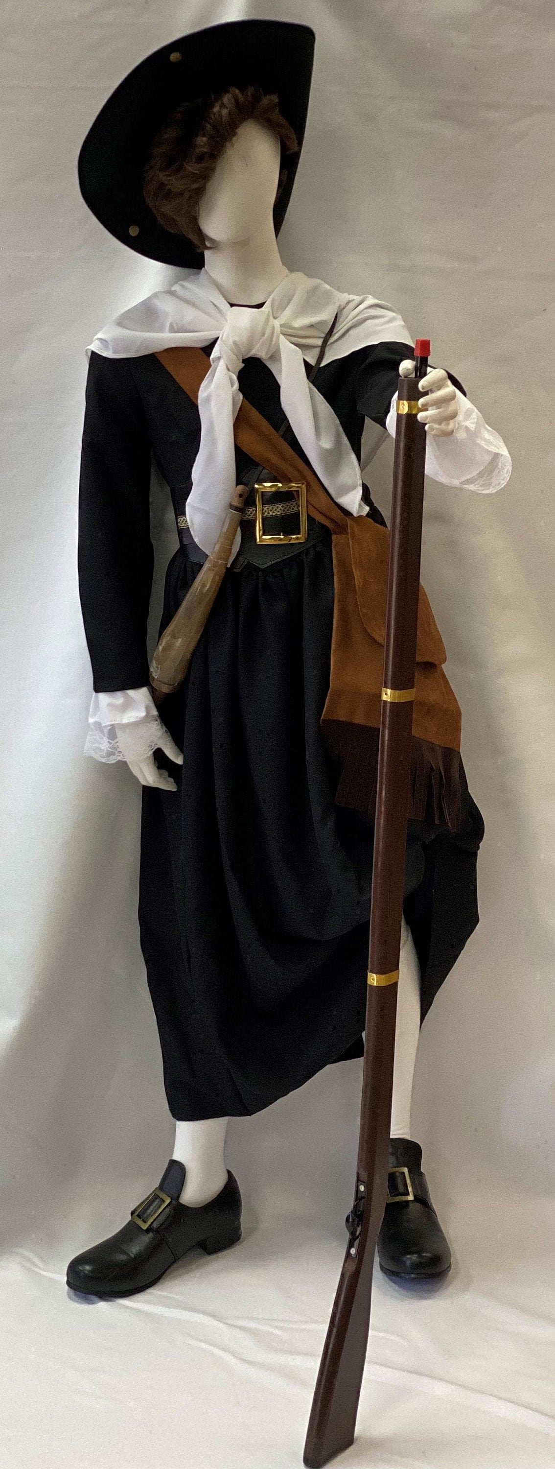 Marie-Madeleine Jarret de Verchères: The Brave Heroine of New France Children's Costume